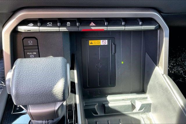 Used 2024 Toyota Tundra Limited image 37