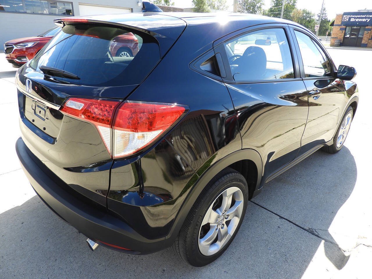 Used 2020 Honda HR-V LX image 9