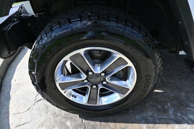 Used 2019 Jeep Wrangler Unlimited Sahara AWD/4WD image 10