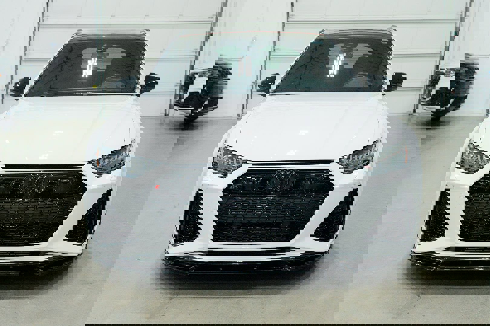 Used 2021 Audi RS 6 w/ Executive Package image 2