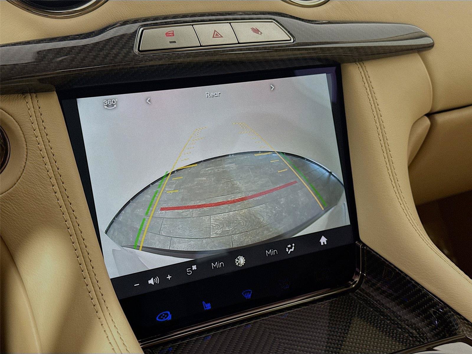 New 2025 Karma Revero Luxury RWD image 10