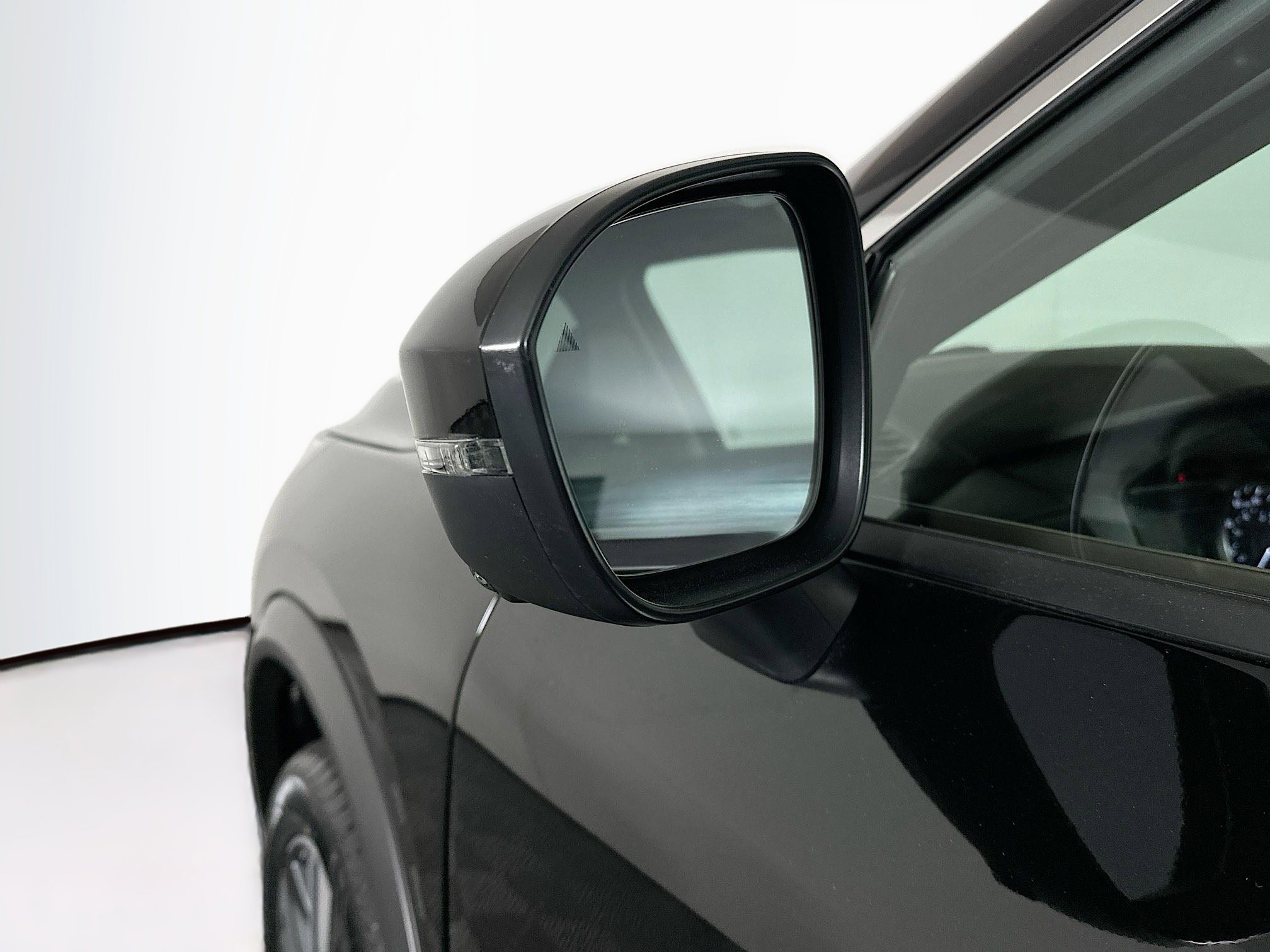 Used 2023 Nissan Rogue SL w/ SL Premium Package image 16