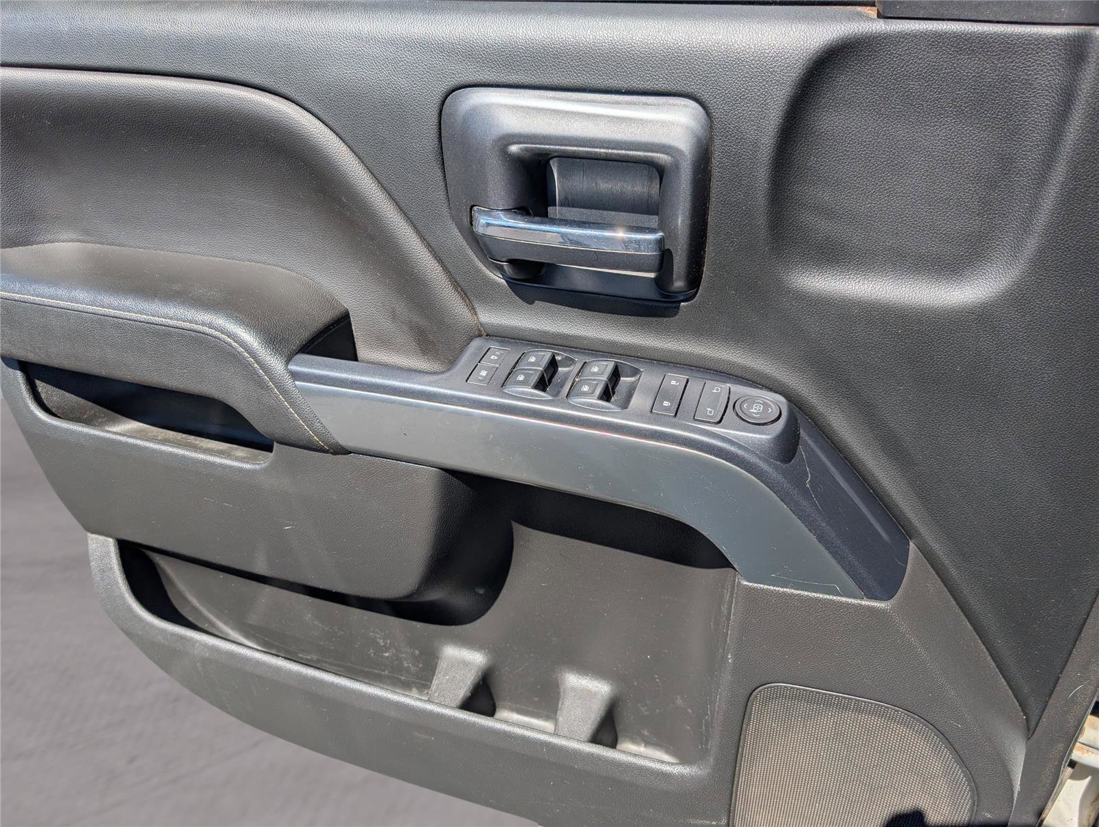 Used 2018 Chevrolet Silverado 1500 LT w/ Texas Edition image 14