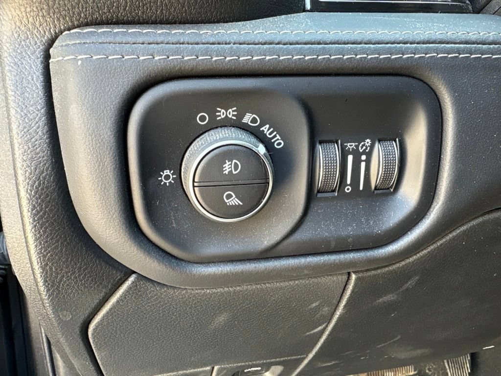 Used 2024 RAM 2500 Limited AWD/4WD image 19