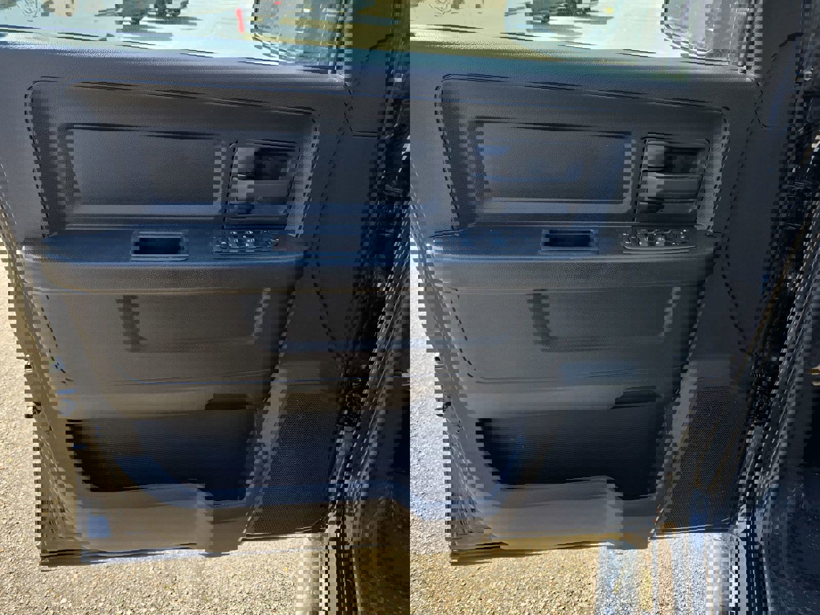 Used 2017 RAM 1500 Express w/ Express Value Package image 28