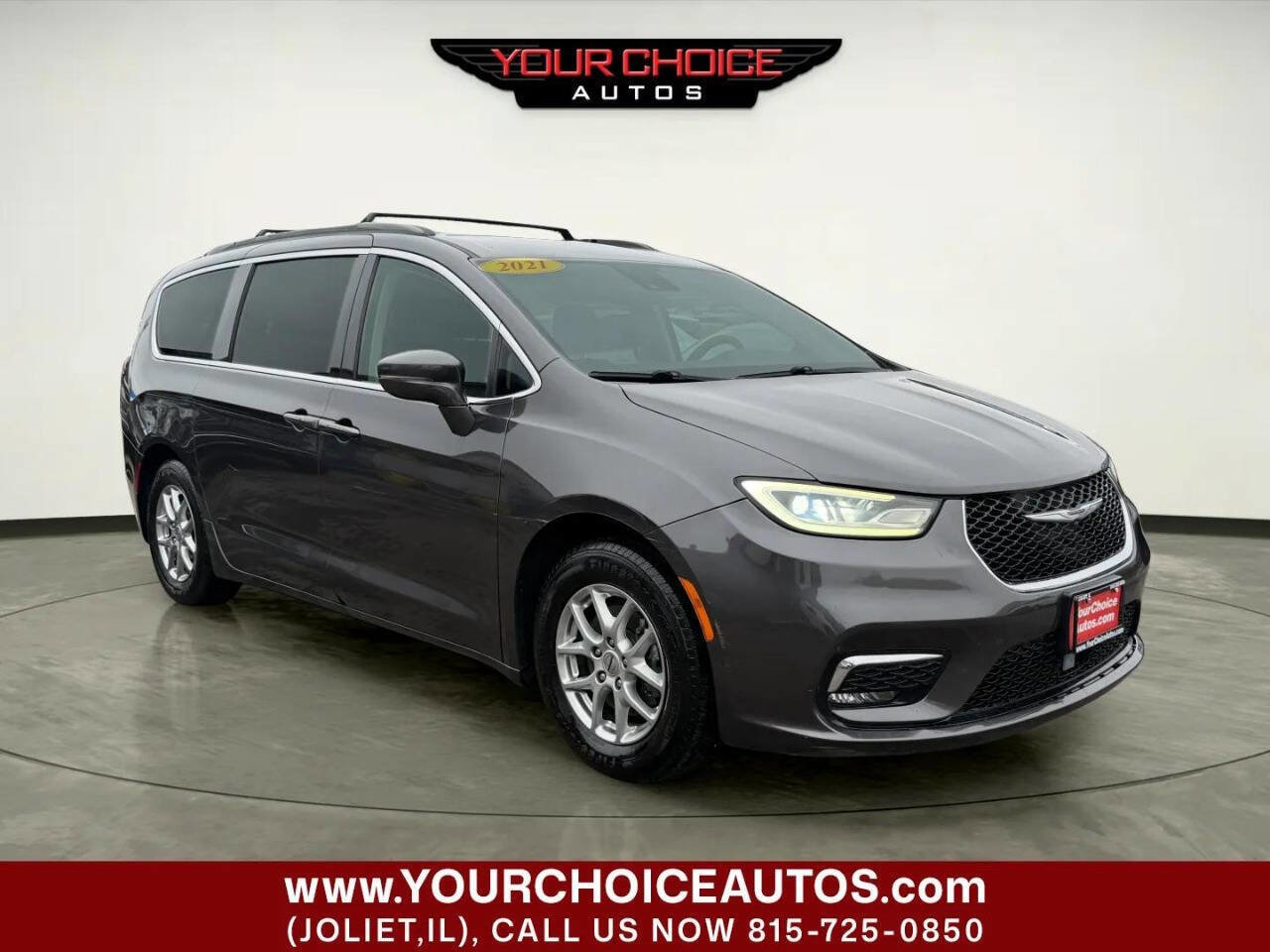 Used 2021 Chrysler Pacifica Touring w/ Cold Weather Group image 11