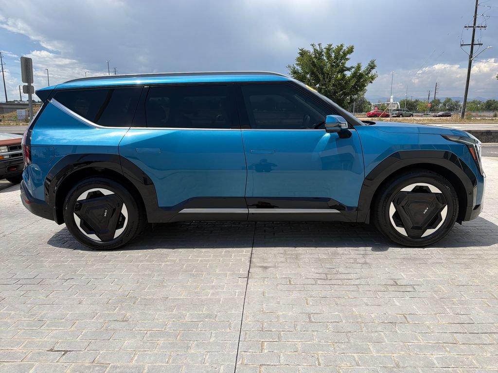 Used 2024 Kia EV9 Land AWD/4WD image 6
