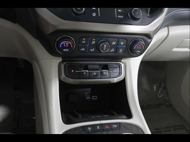 Used 2021 GMC Acadia Denali w/ Denali Ultimate Package AWD/4WD image 16