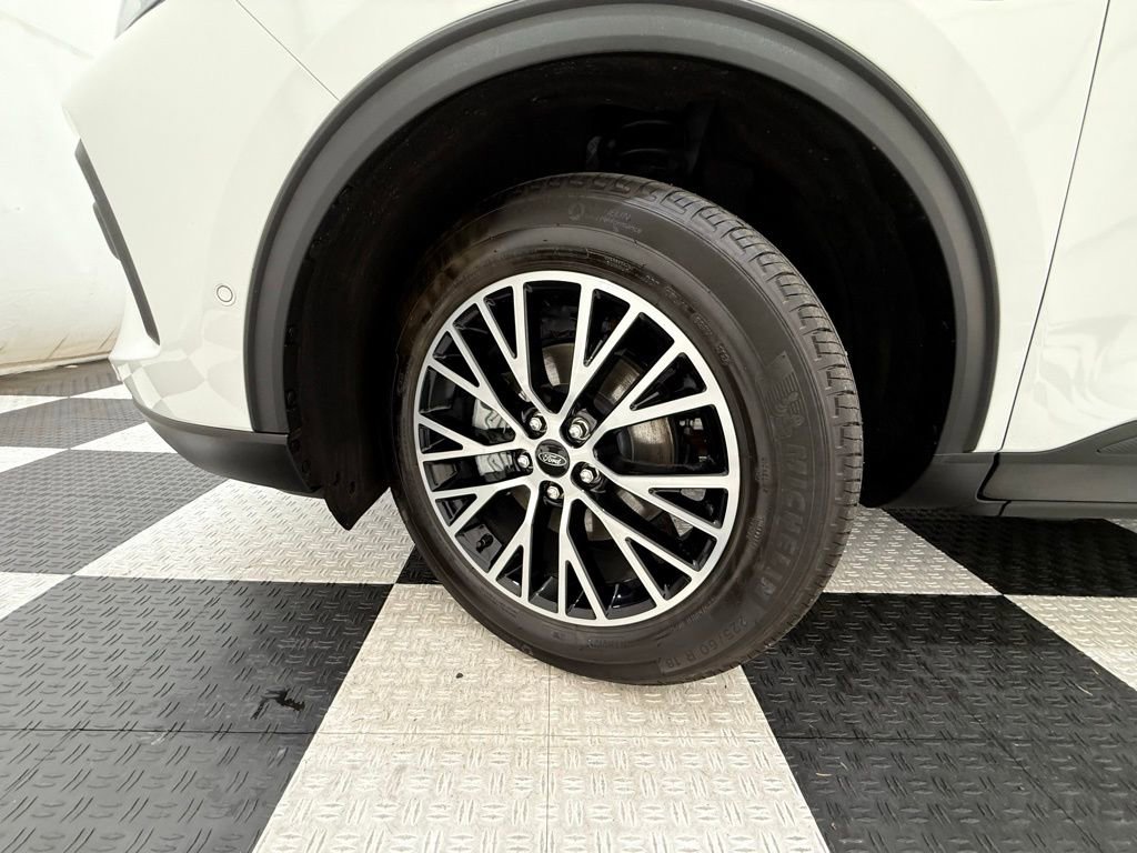 New 2024 Ford Escape SE w/ PHEV Premium Package image 10