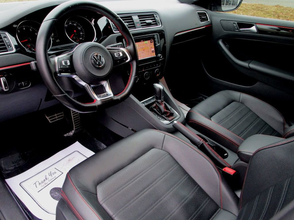 Used 2018 Volkswagen Jetta GLI image 13
