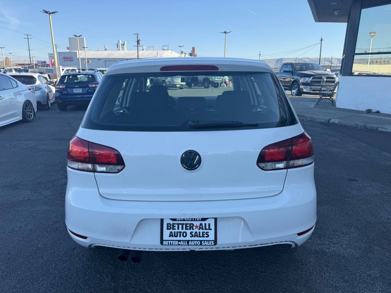 Used 2012 Volkswagen Golf 4-Door image 7