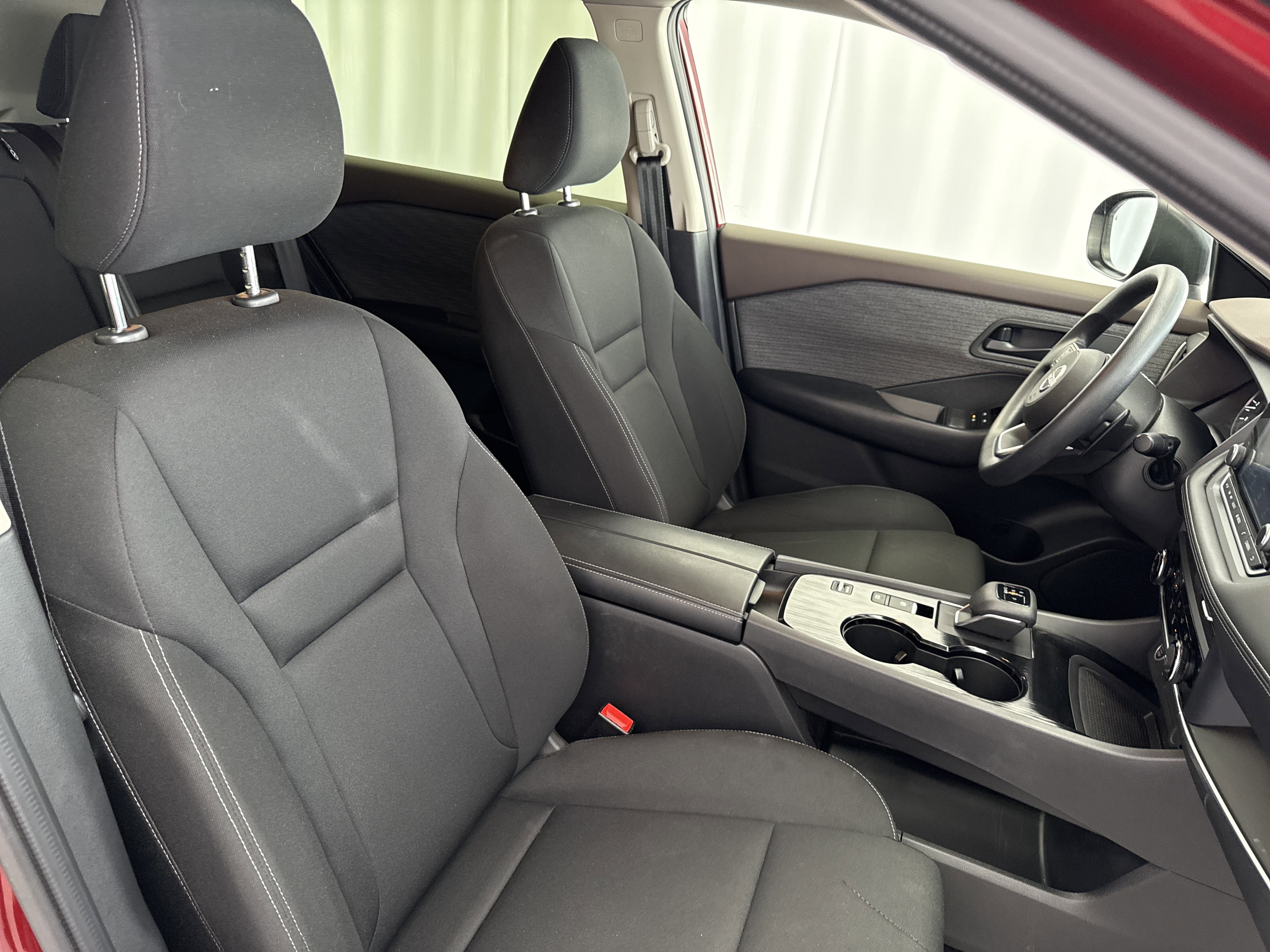 Used 2023 Nissan Rogue S image 13