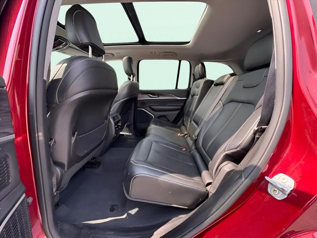 Used 2023 Jeep Grand Cherokee 4WD 4xe image 11