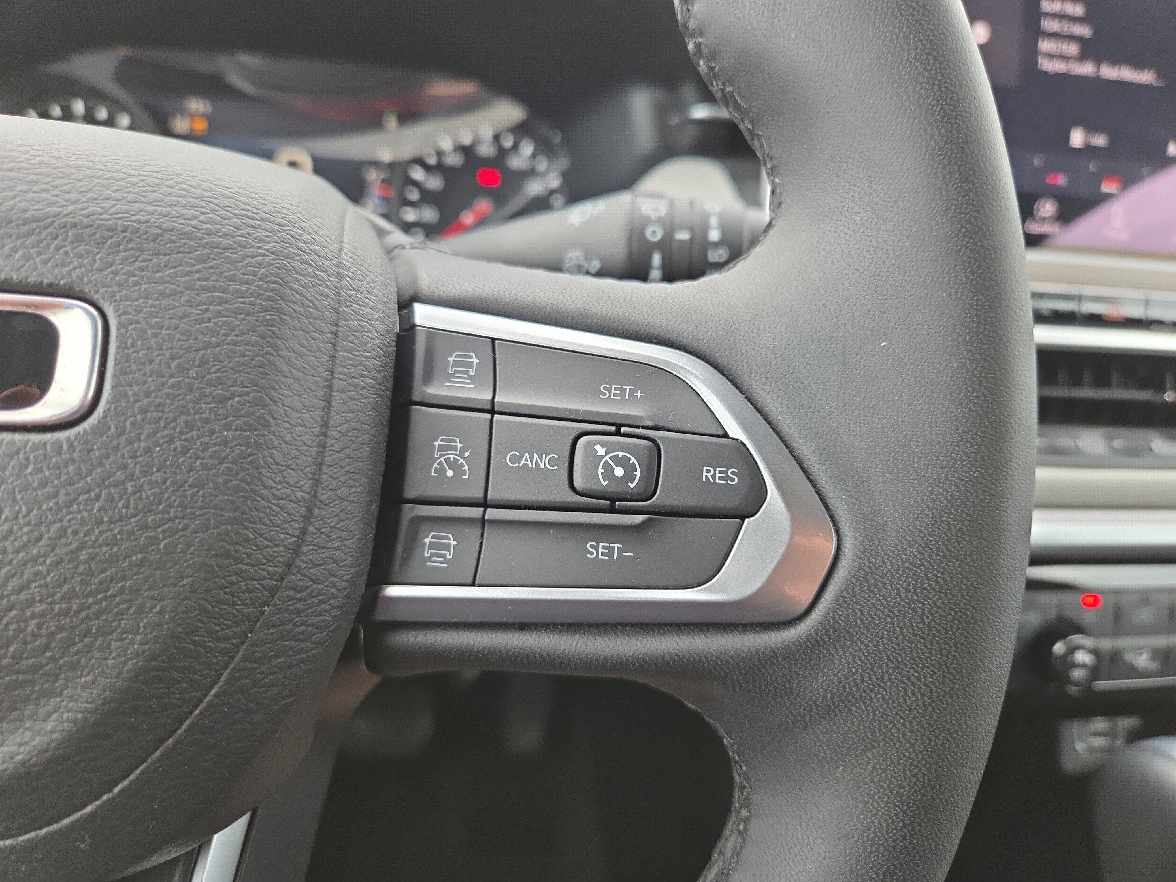 Used 2025 Jeep Compass Limited AWD/4WD image 12