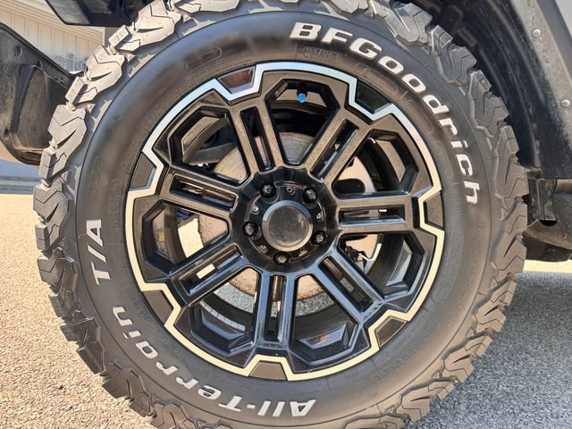 Used 2022 Jeep Wrangler Unlimited Sahara w/ LED Lighting Group AWD/4WD image 33