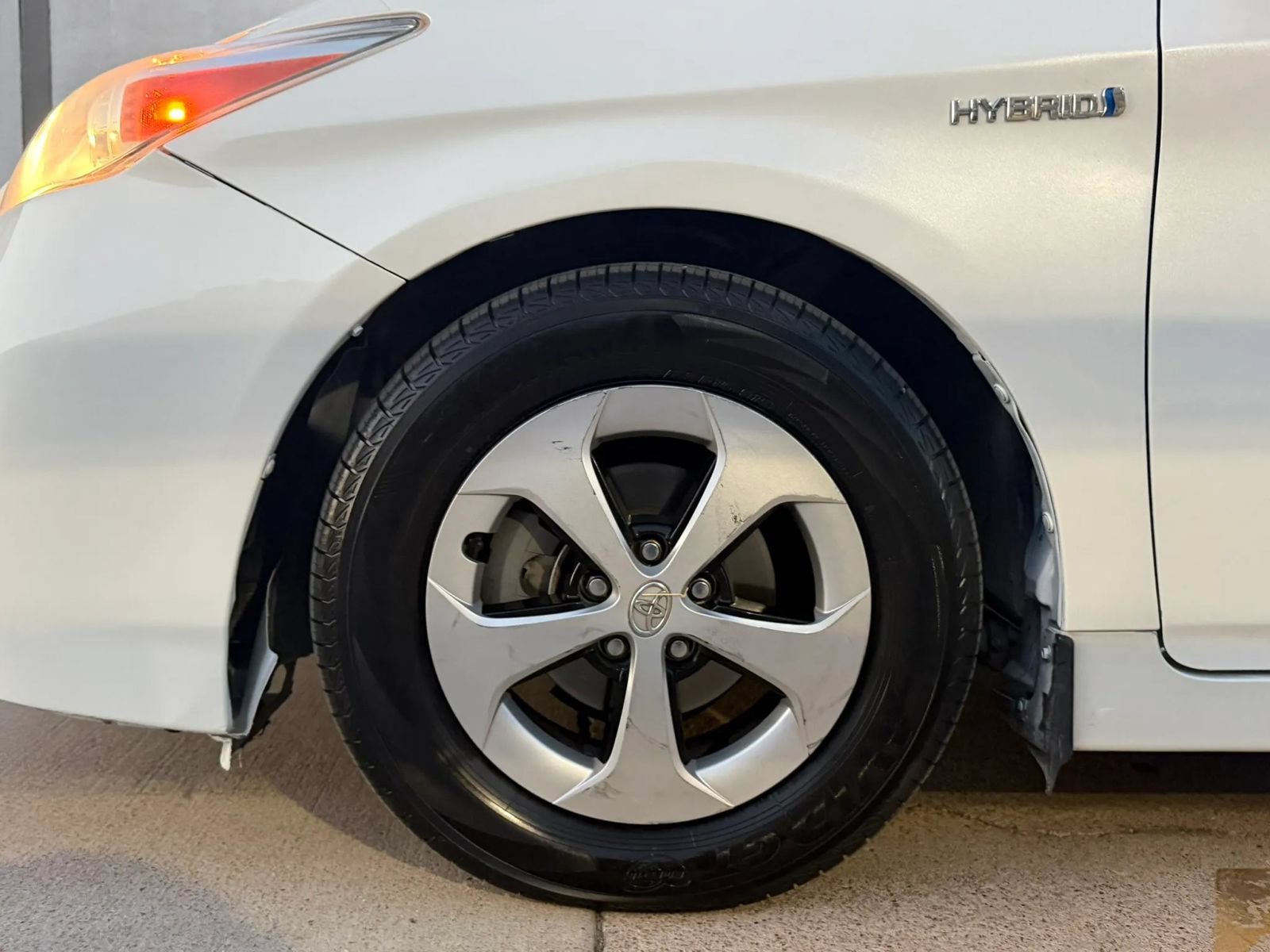 Used 2012 Toyota Prius Four w/ Deluxe Solar Roof Pkg FWD image 41