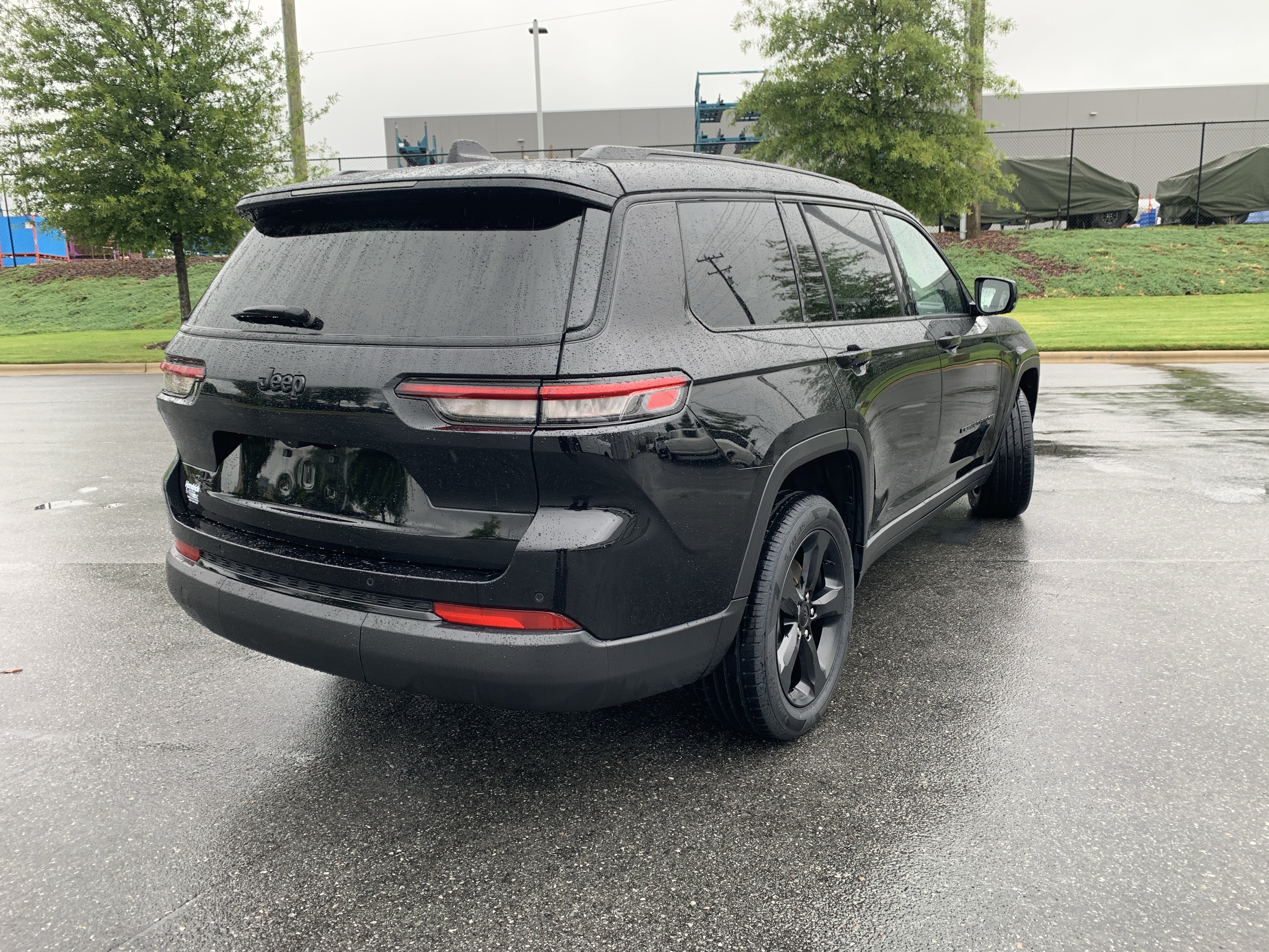Used 2023 Jeep Grand Cherokee L Laredo AWD/4WD image 10