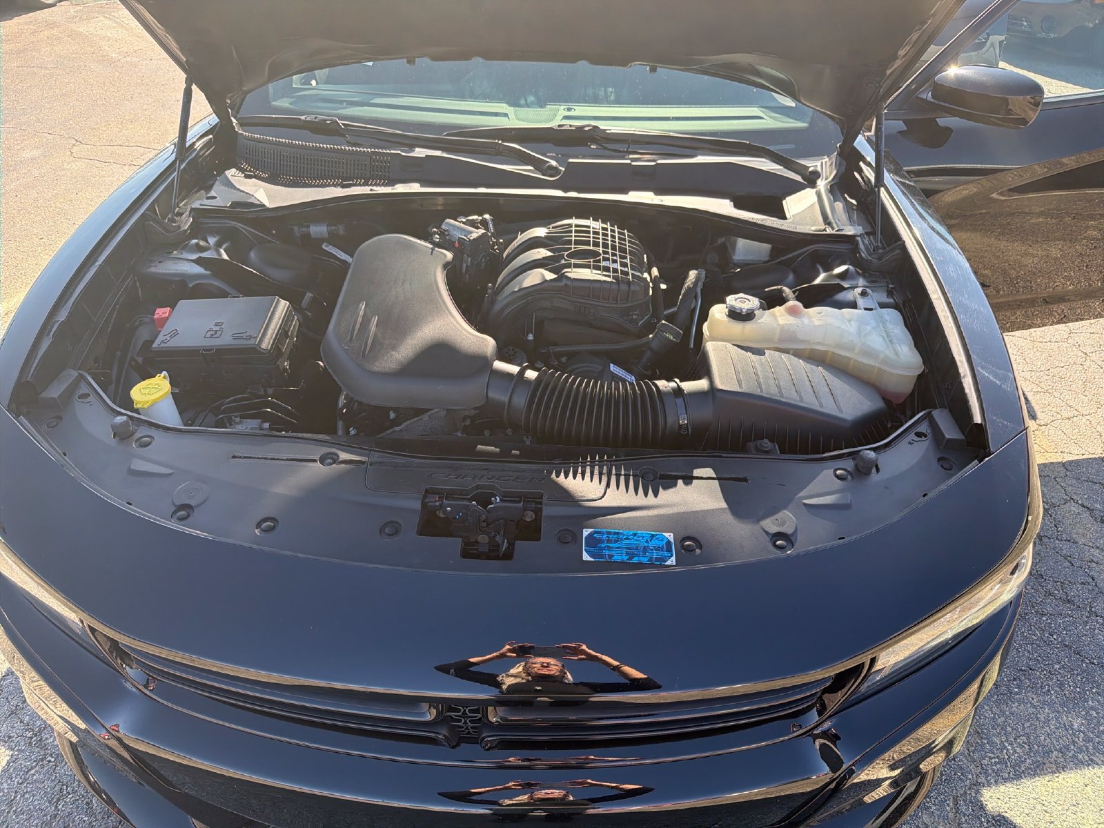 Used 2023 Dodge Charger SXT w/ Cold Weather Package RWD image 25
