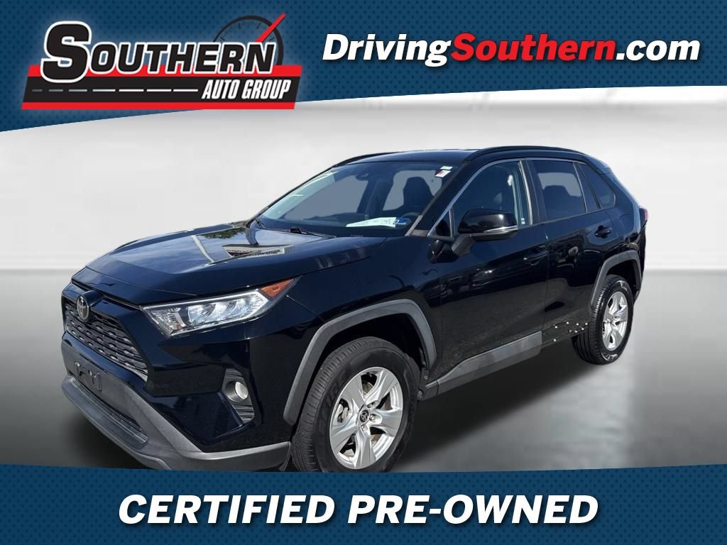 Used 2021 Toyota RAV4 XLE AWD/4WD image 1