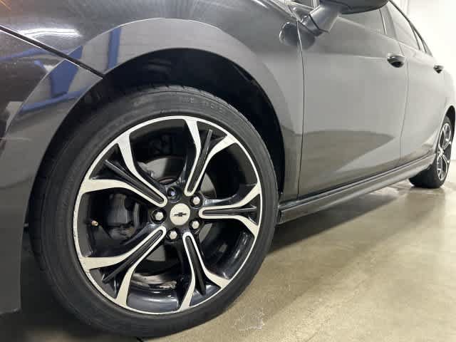 Used 2019 Chevrolet Cruze LT w/ Convenience Package FWD image 28