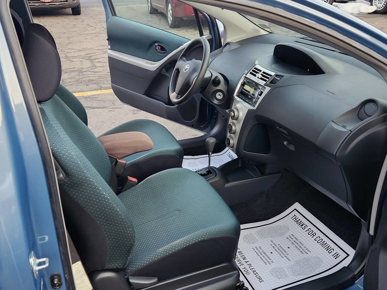 Used 2007 Toyota Yaris 2-Door Hatchback image 4