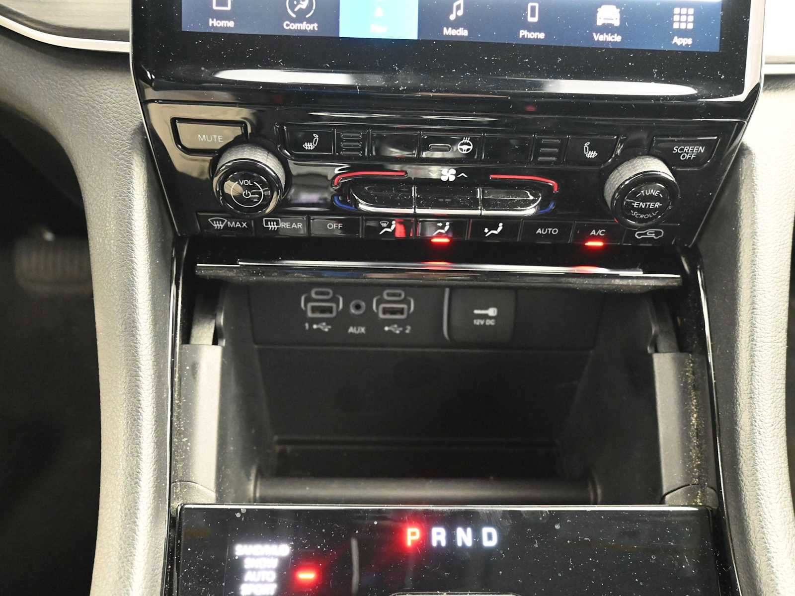 Used 2023 Jeep Grand Cherokee Limited w/ Black Appearance Package image 24