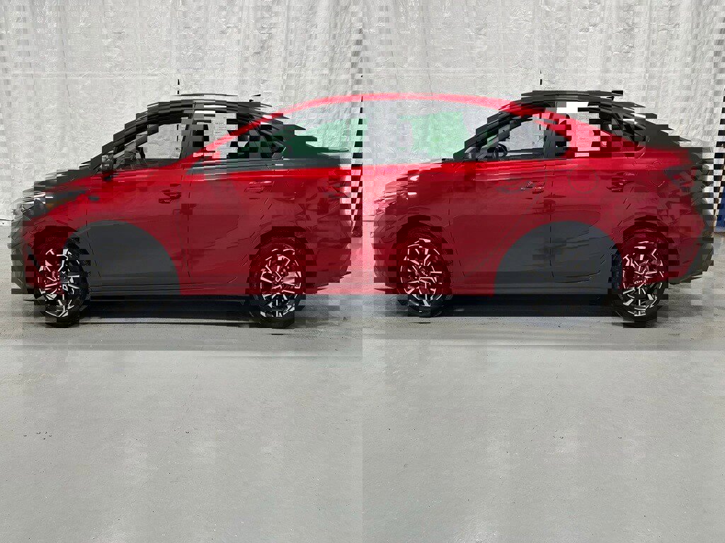 Used 2024 Kia Forte LXS image 4