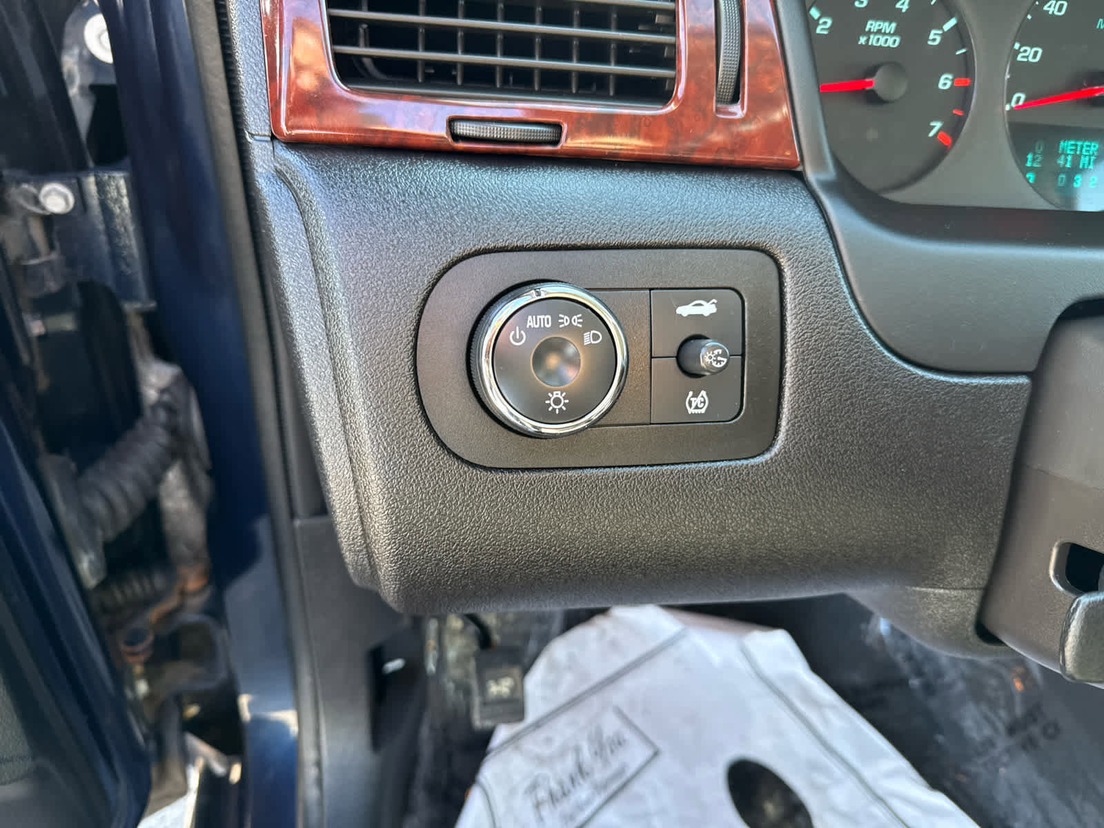 Used 2010 Chevrolet Impala LS image 17