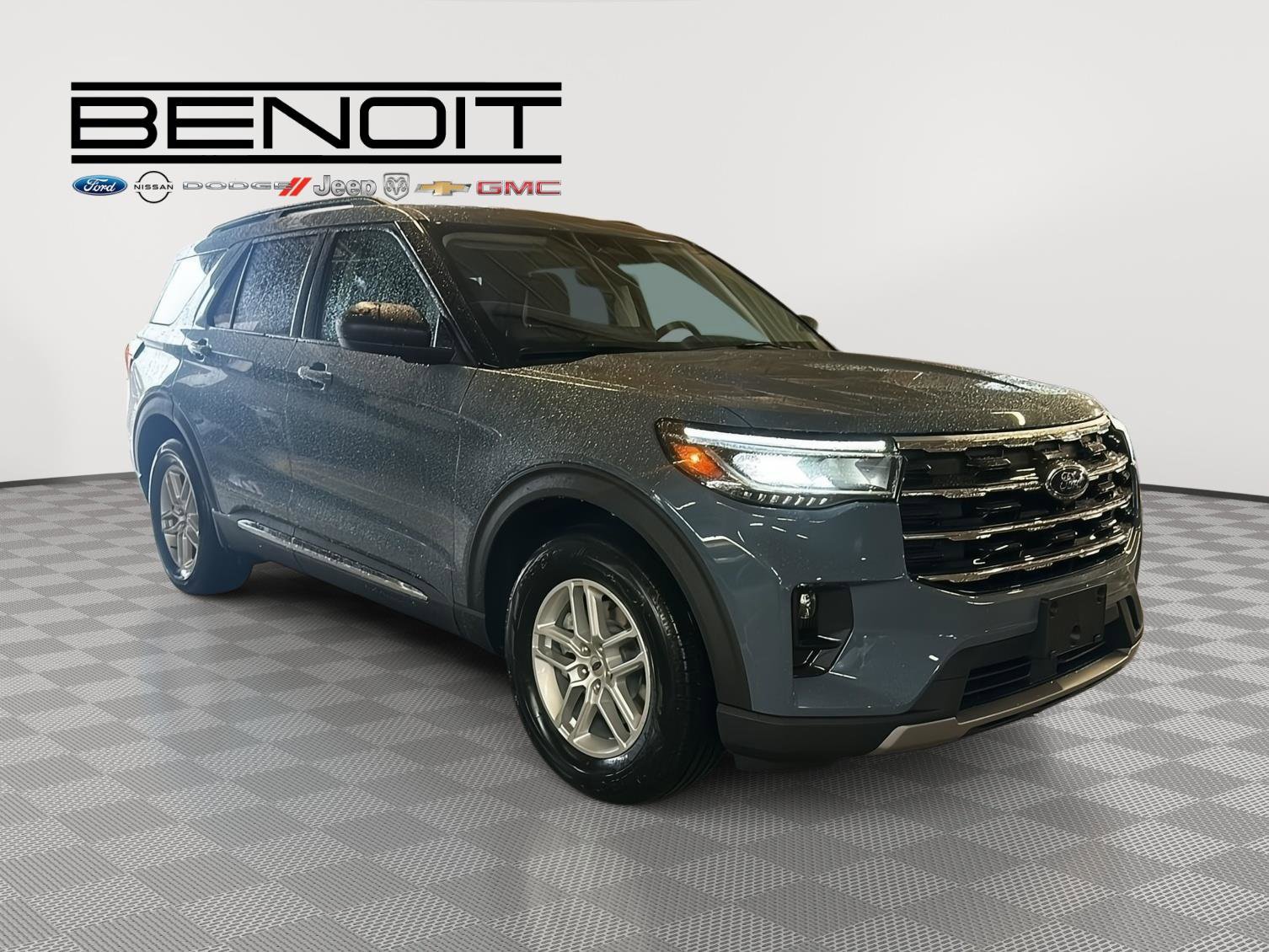 New 2025 Ford Explorer Active w/ Active Comfort Package image 3