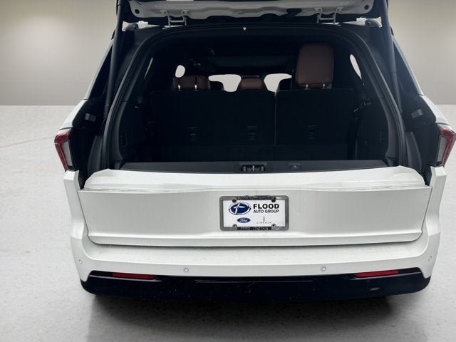 New 2027 Lincoln Navigator Reserve AWD/4WD image 7