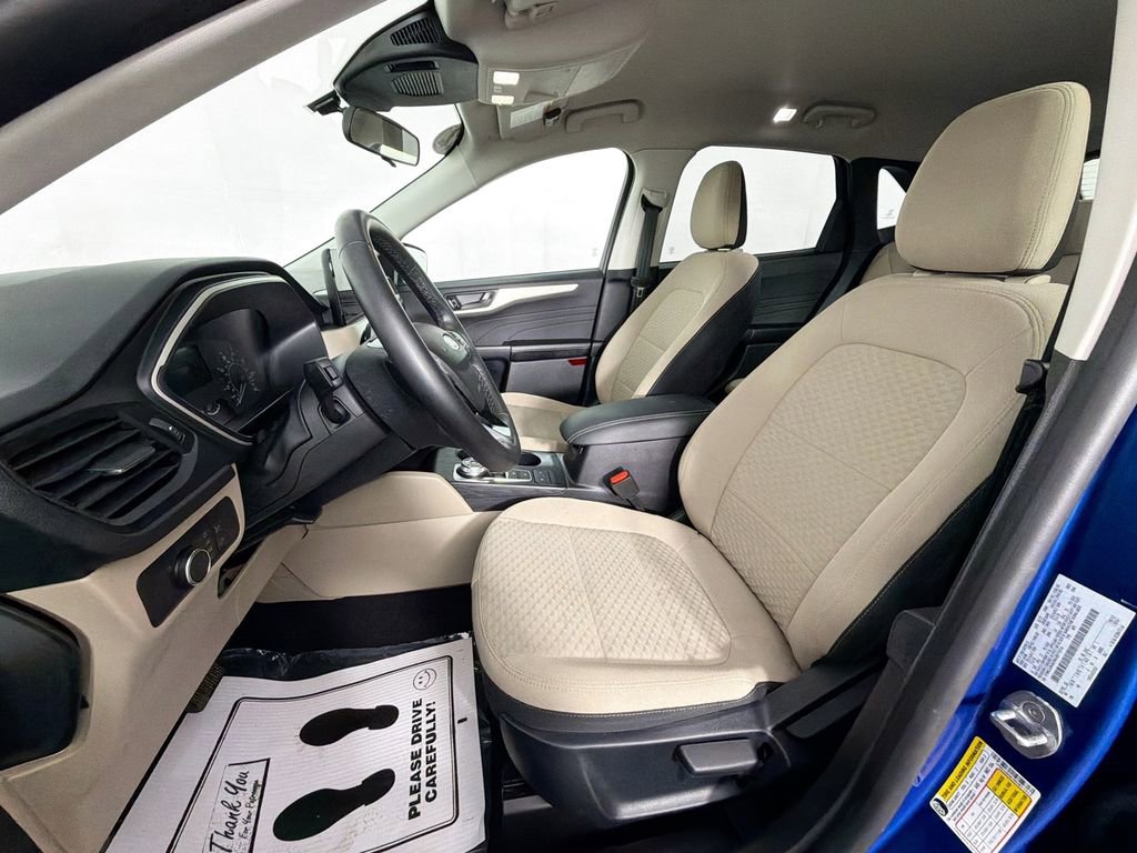 Used 2022 Ford Escape SE w/ Cold Weather Package image 19