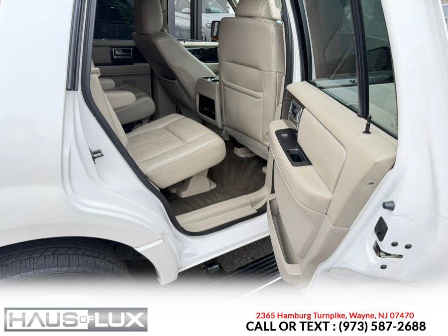 Used 2017 Lincoln Navigator Select image 19