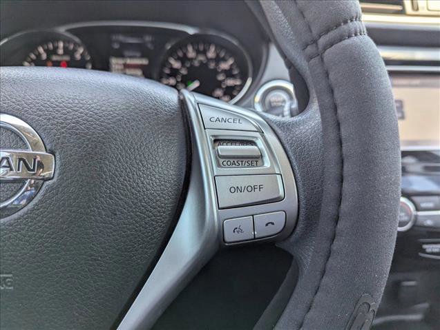 Used 2015 Nissan Rogue SV w/ SV Premium Package image 14