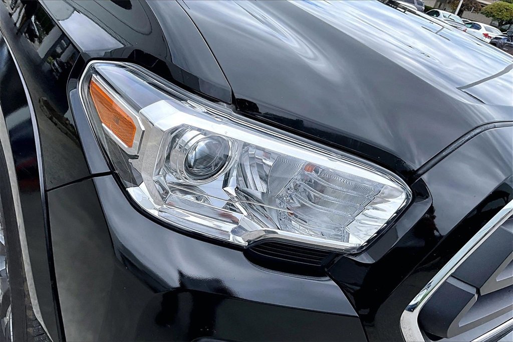 Used 2023 Toyota Tacoma SR5 image 33
