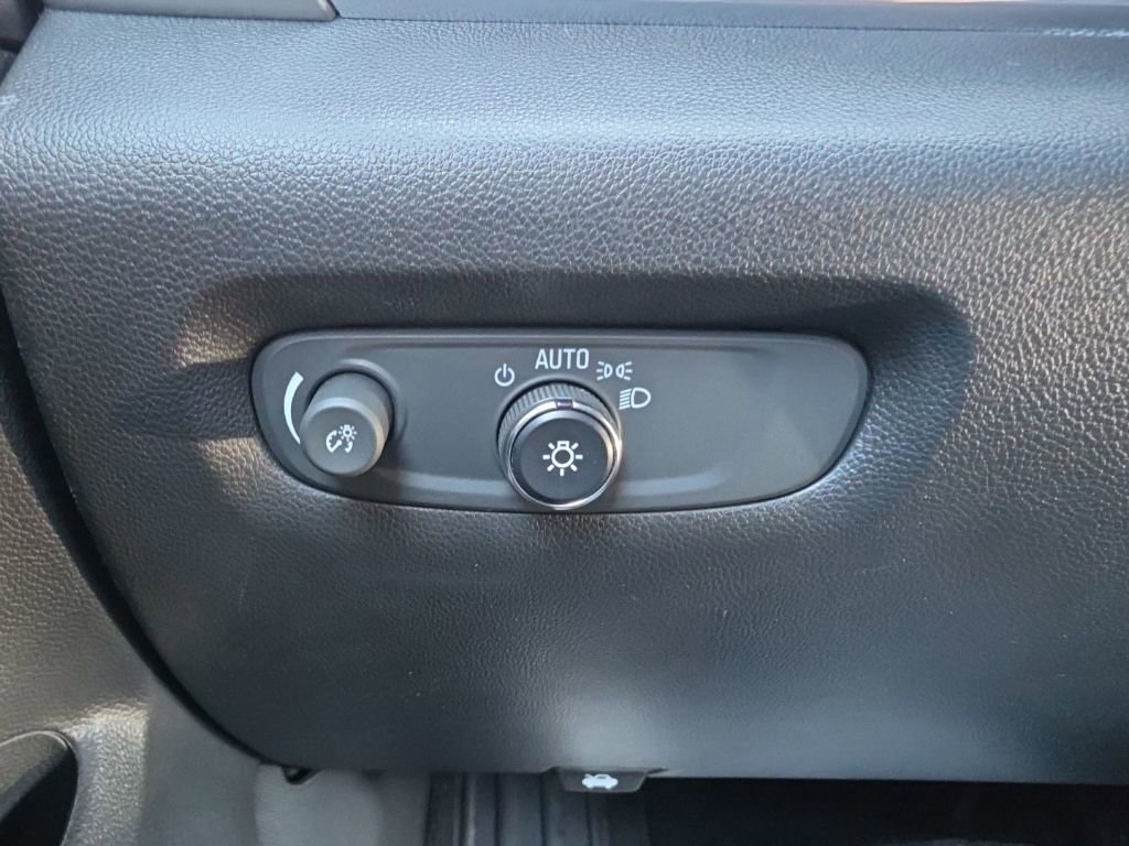 Used 2023 Chevrolet Traverse LT FWD image 10