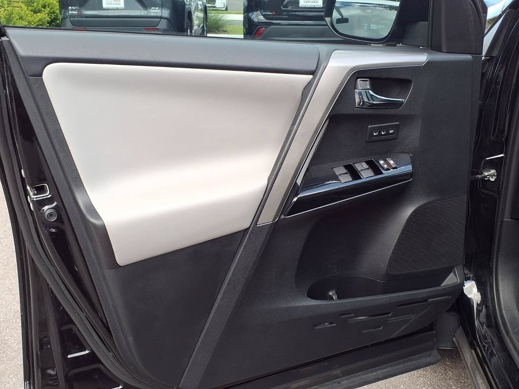 Used 2016 Toyota RAV4 Limited FWD image 26