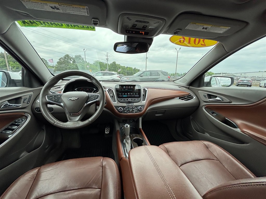 Used 2016 Chevrolet Malibu Premier w/ Driver Confidence Package II FWD image 14