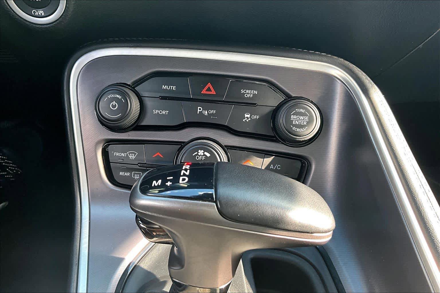Used 2020 Dodge Challenger SXT w/ Driver Convenience Group RWD image 33
