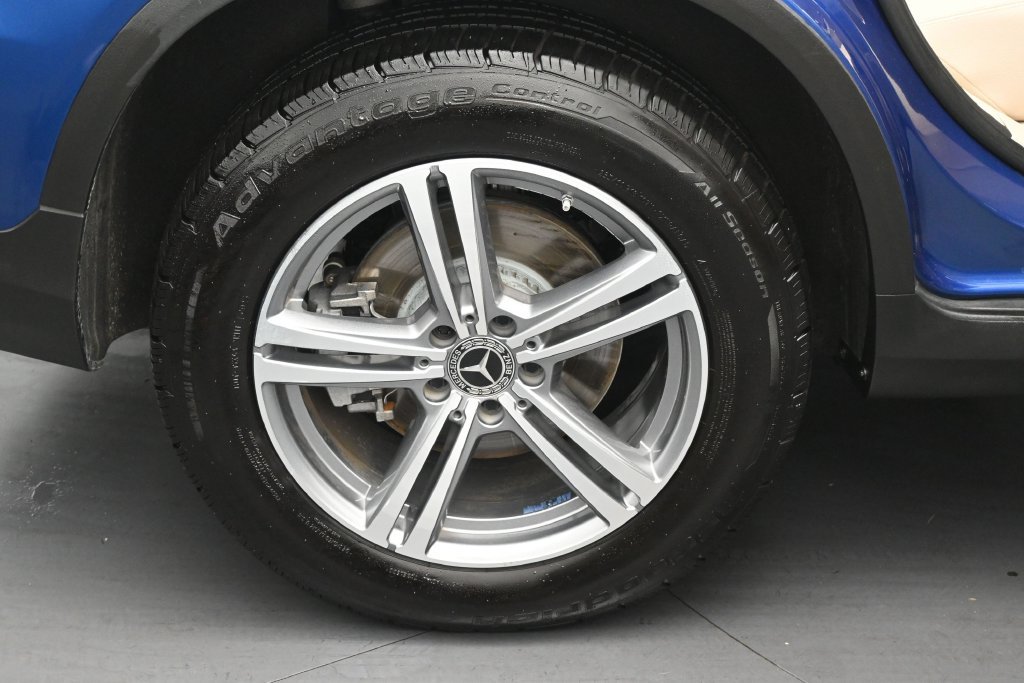 Used 2022 Mercedes-Benz GLC 300 w/ Premium Package Lite image 34