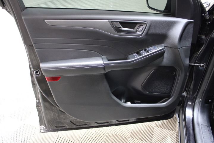 Used 2023 Ford Escape Active image 15