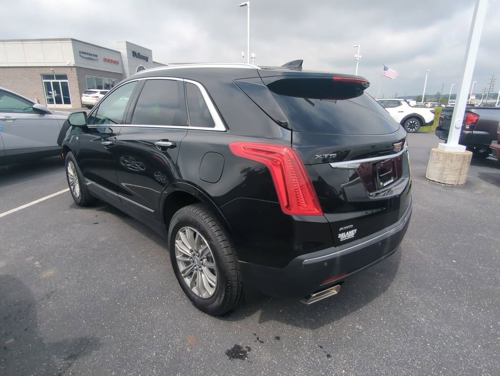 Used 2017 Cadillac XT5 Luxury w/ Driver Awareness Package AWD/4WD image 6