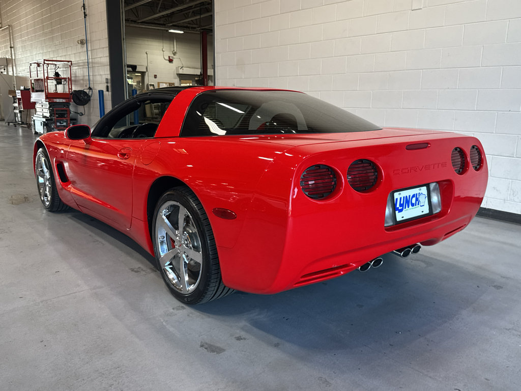 Used 2002 Chevrolet Corvette Coupe w/ Preferred Equipment Group2 RWD image 3