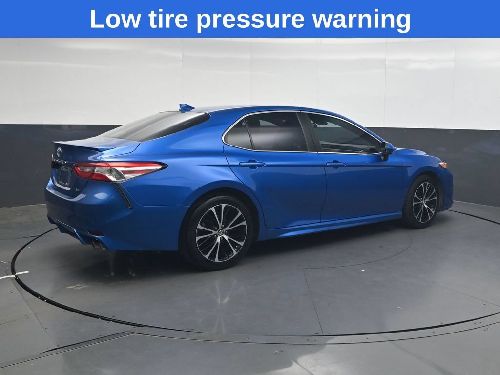 Used 2020 Toyota Camry SE FWD image 4