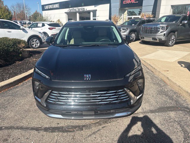 Used 2024 Buick Envision Preferred AWD/4WD image 2