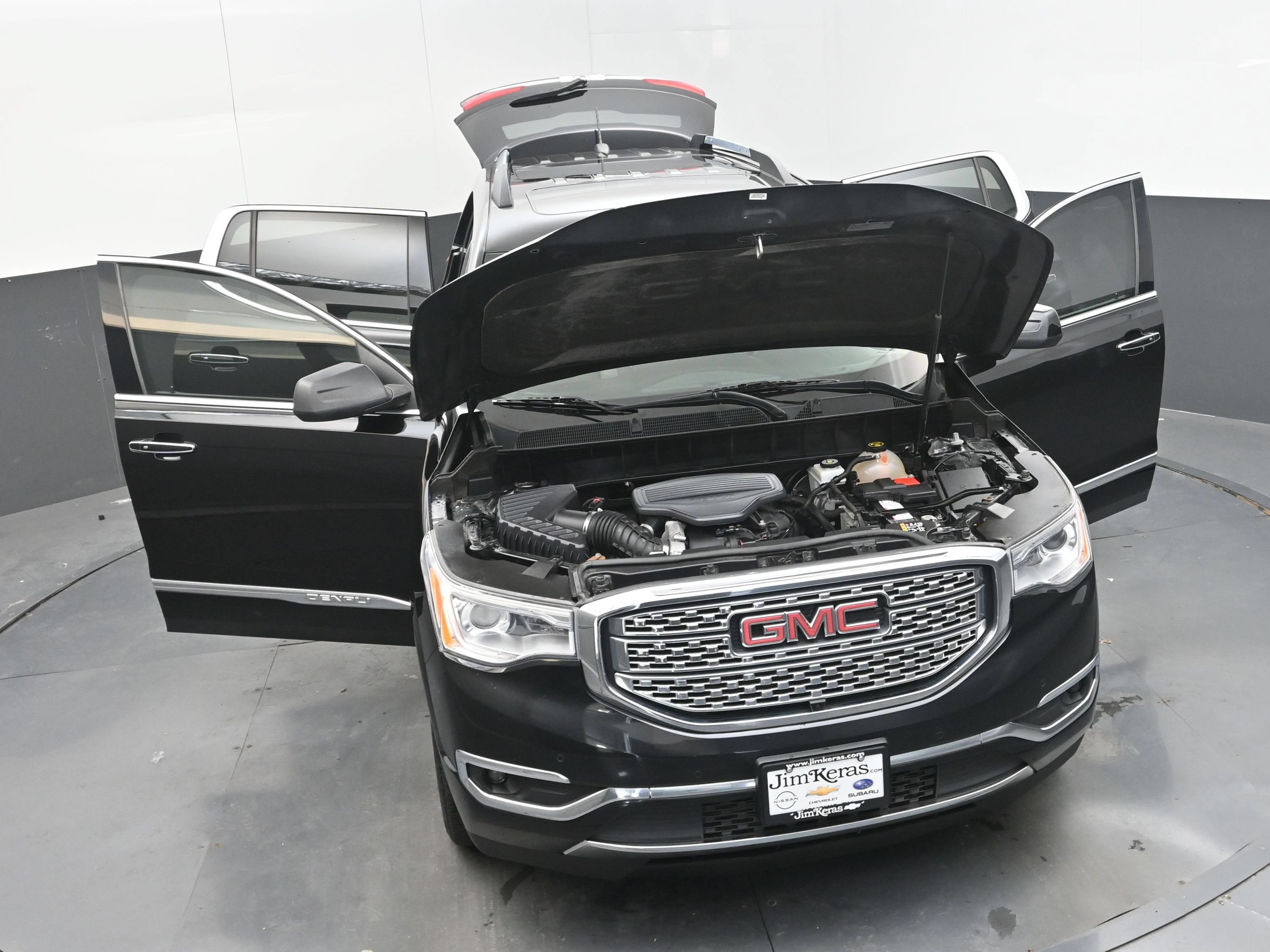 Used 2018 GMC Acadia Denali w/ Technology Package AWD/4WD image 37