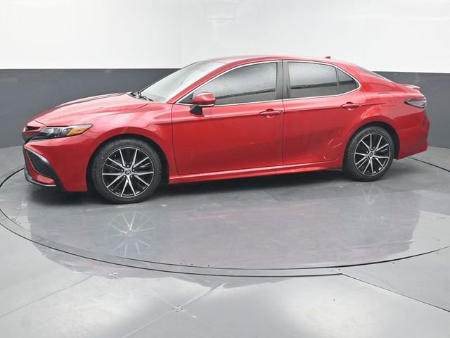 Used 2023 Toyota Camry SE FWD image 2