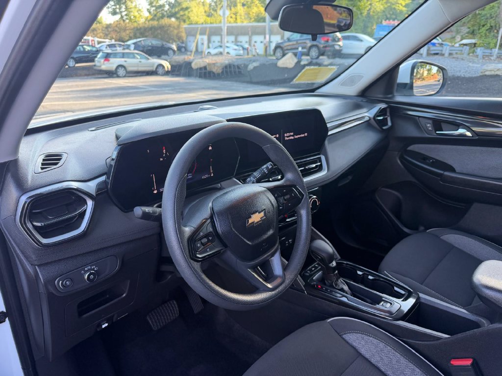 Used 2025 Chevrolet TrailBlazer LT AWD/4WD image 10