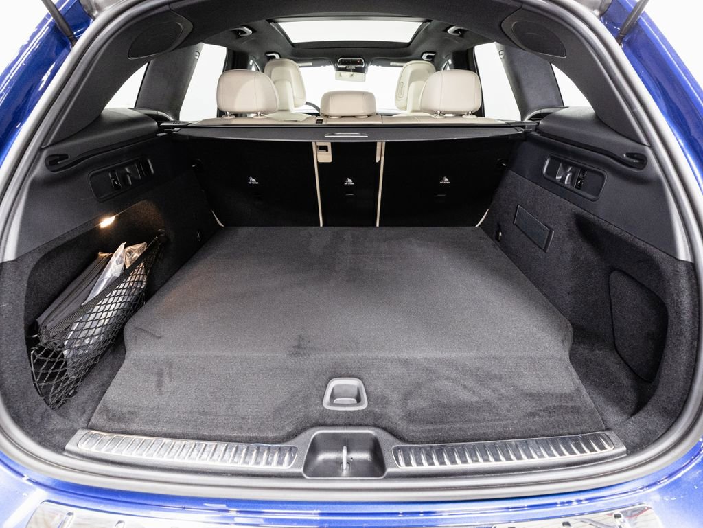 Used 2025 Mercedes-Benz GLC 350e 4MATIC w/ Driver Assistance Package image 31