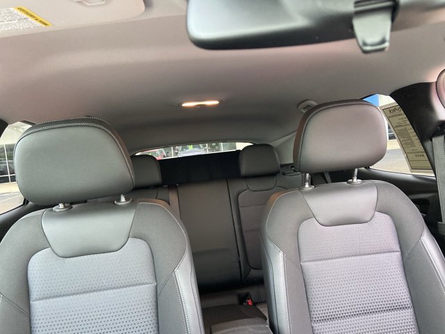 Used 2025 Chevrolet Trax LT w/ LT Convenience Package FWD image 19