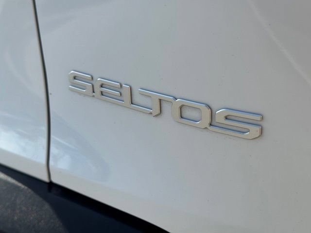 Certified 2025 Kia Seltos LX AWD/4WD image 12